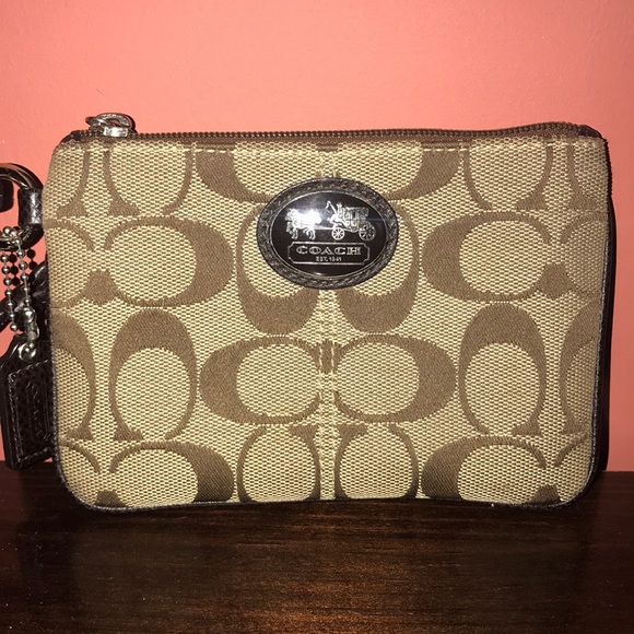 COACH wristlet - Picture 2 of 7